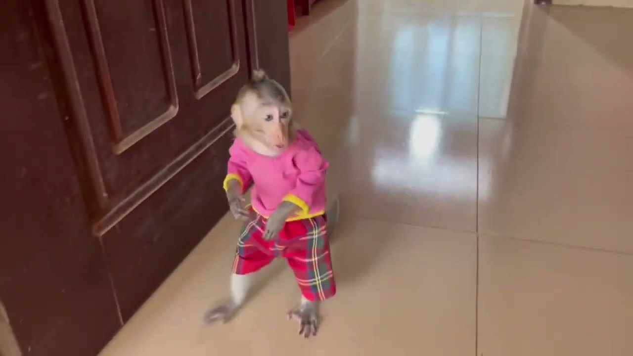 Sadd koy wake up late & can’t to see mom stay at home 