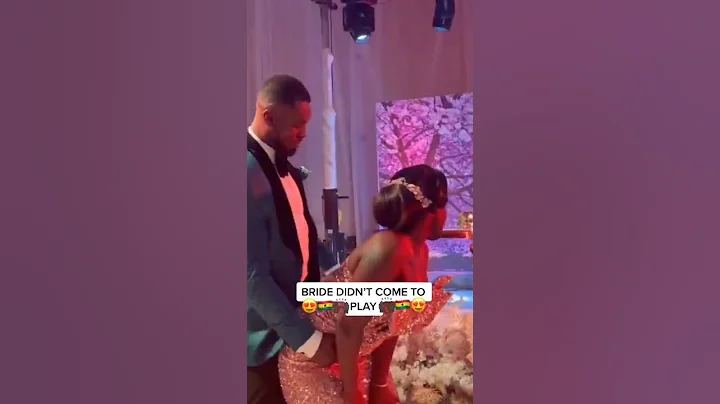 Bride in the mood😂🇬🇭😍 #Ghana #weddings #skeleplus  #bride #dancing