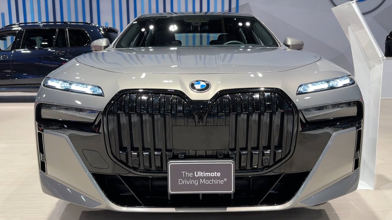2024 BMW 760i Drive Sedan Review - Ultimate Luxury | AutoMotoTube - YouTube
