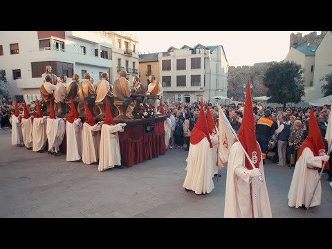 El acto del perdón fraterno del Jueves Santo indulta a un preso en la procesión de la Santa Cena