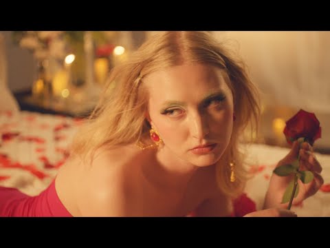 rlyblonde - Fantasy (Official Video)