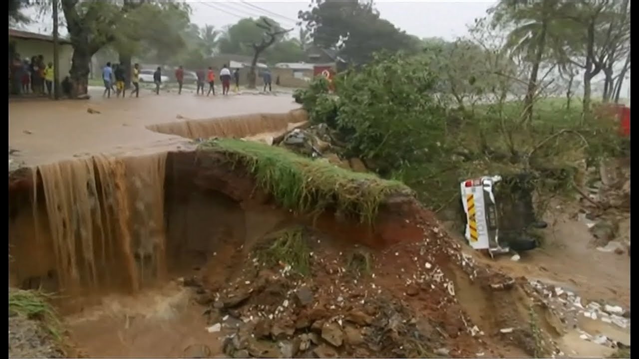 Weather Events 2019 - Cyclone Kenneth twice as much rain (Mozambique) - BBC News - April 2019