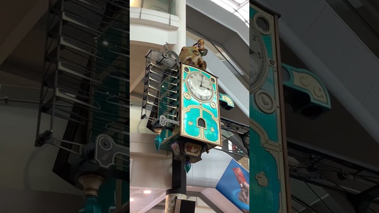 Milton Keynes frog clock in Midsummer Place in intu shopping centre #clock #bubbles