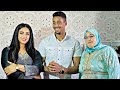 فيلم قصير بغاو يخرجو مرات باهم من دار وماعارفينش بلي هي 
