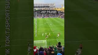Lindsey Horan stepped up to take the spot kick and calmly converted for a 1-0 lead fot USWNT