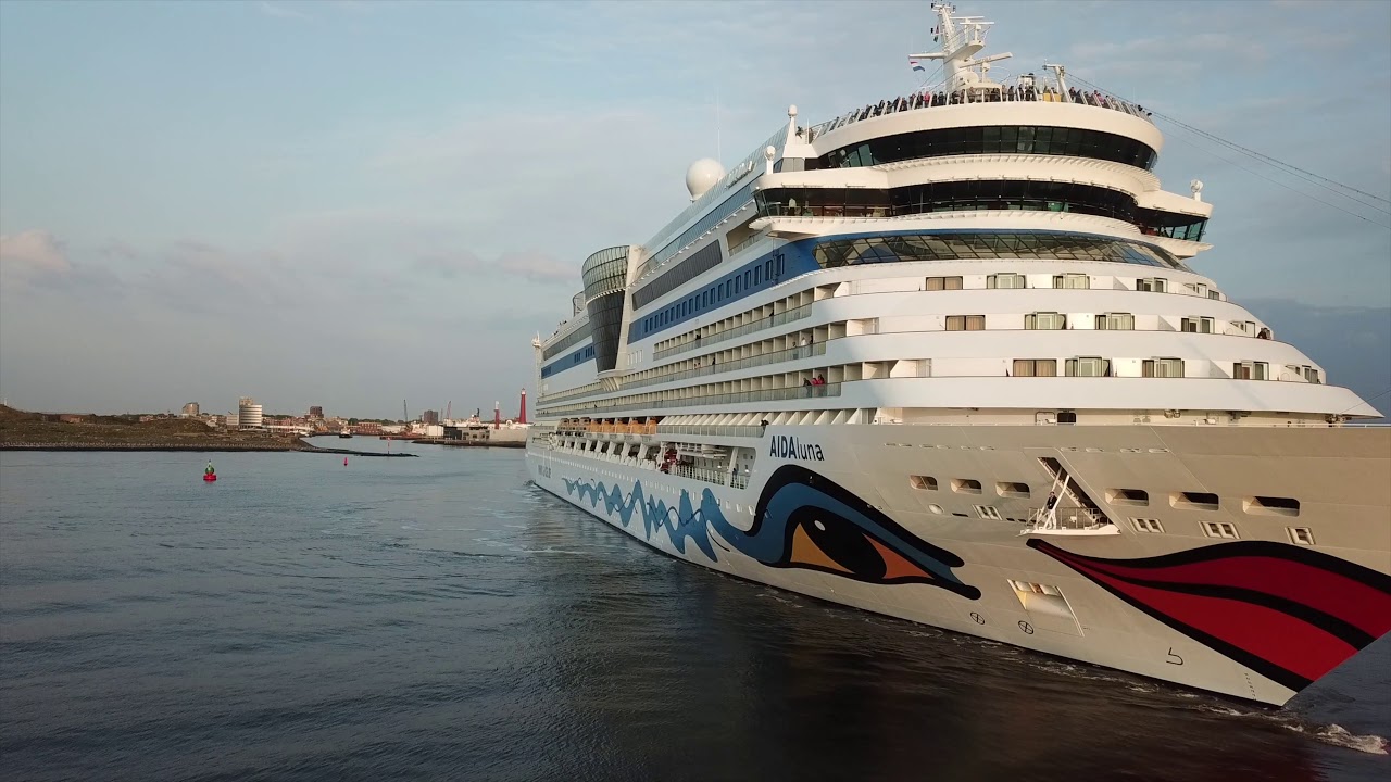 AIDAluna departing cruise port IJmuiden