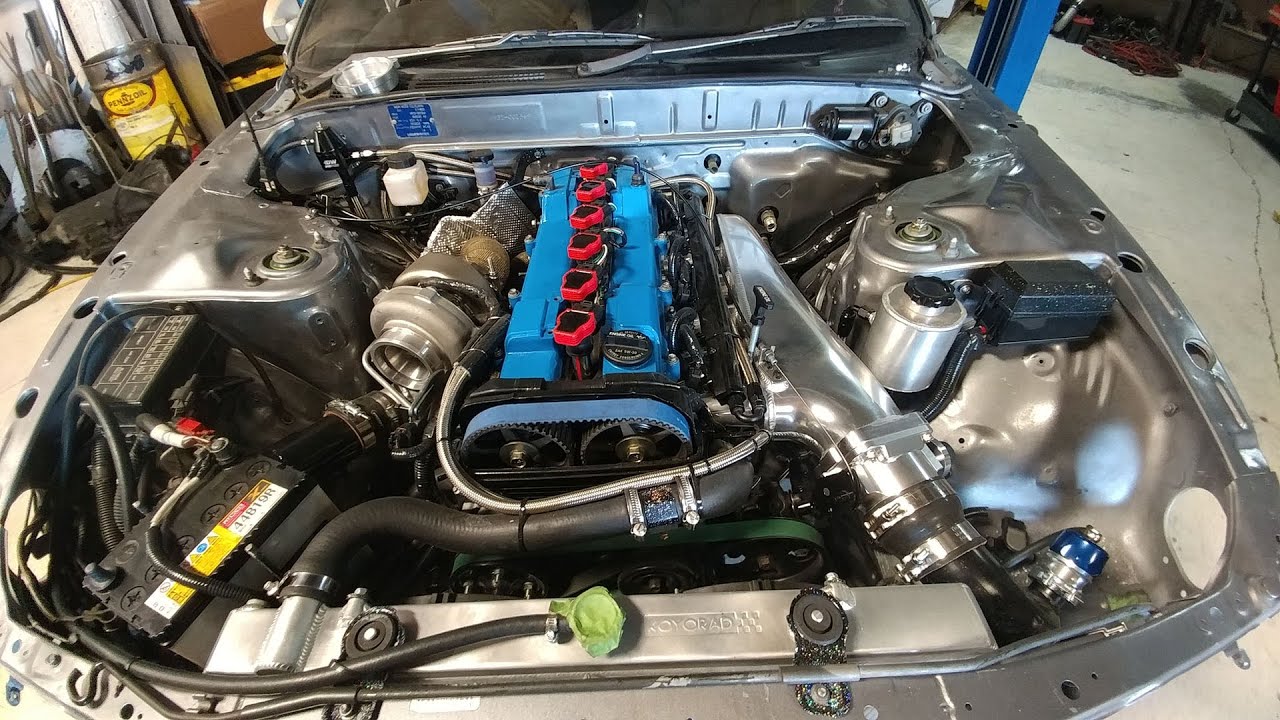 This week in the shop we have a 2JZ swapped R32 Skyline. 