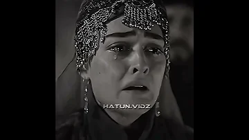 حلیم اس منظر میں شارٹس Dirilişertuğrul Erhal Halimesultan Ertuğrulbey 