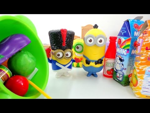 Minion Kevin, Bob And Minion Stuart. Minion Funny Videos. Игрушки для детей. Миньоны готовят суп.