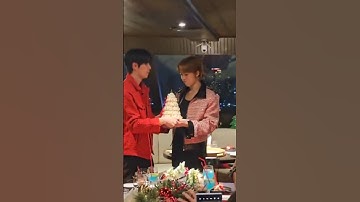 zee: my love language is phisycal touch🤧❤️ #TFSMerryMomentxZeeNuNew #zeenunew #zeepruk #nunew