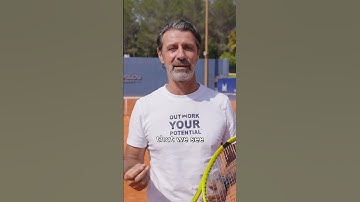 One-handed backhand VS two-handed backhand: pros and cons. Which one do you prefer and why? ✍️