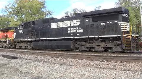 Norfolk Southern Dash 9 on BNSF mixed freight train