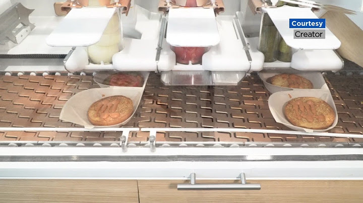 The world's first ROBOT BURGER is here in San Francisco!