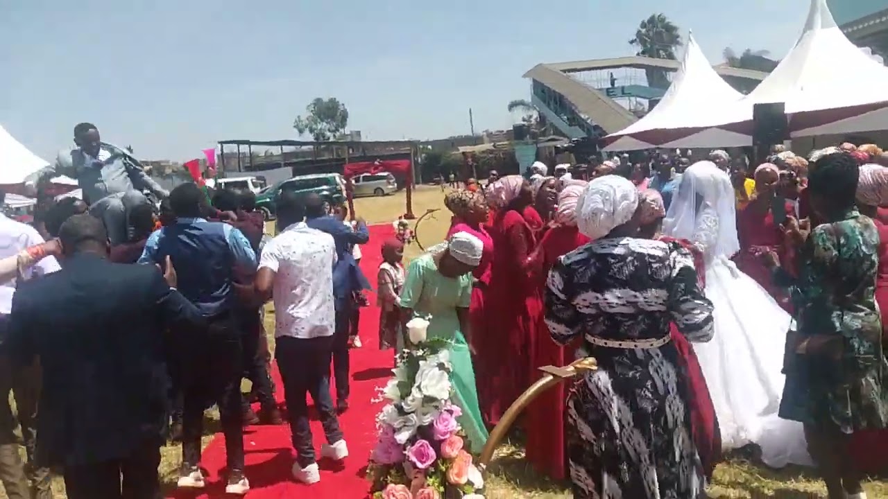 'THUMBI YAKU'  Beautify Your crown