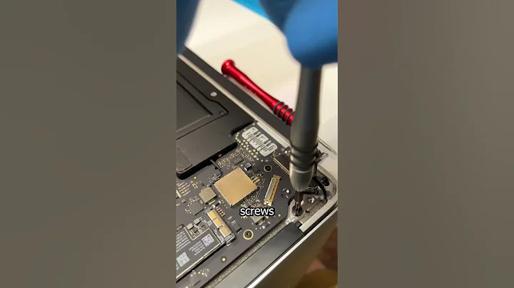 Fixing a broken 2017 MacBook Air screen in 2023! #technology #tech #pc #computer #shorts