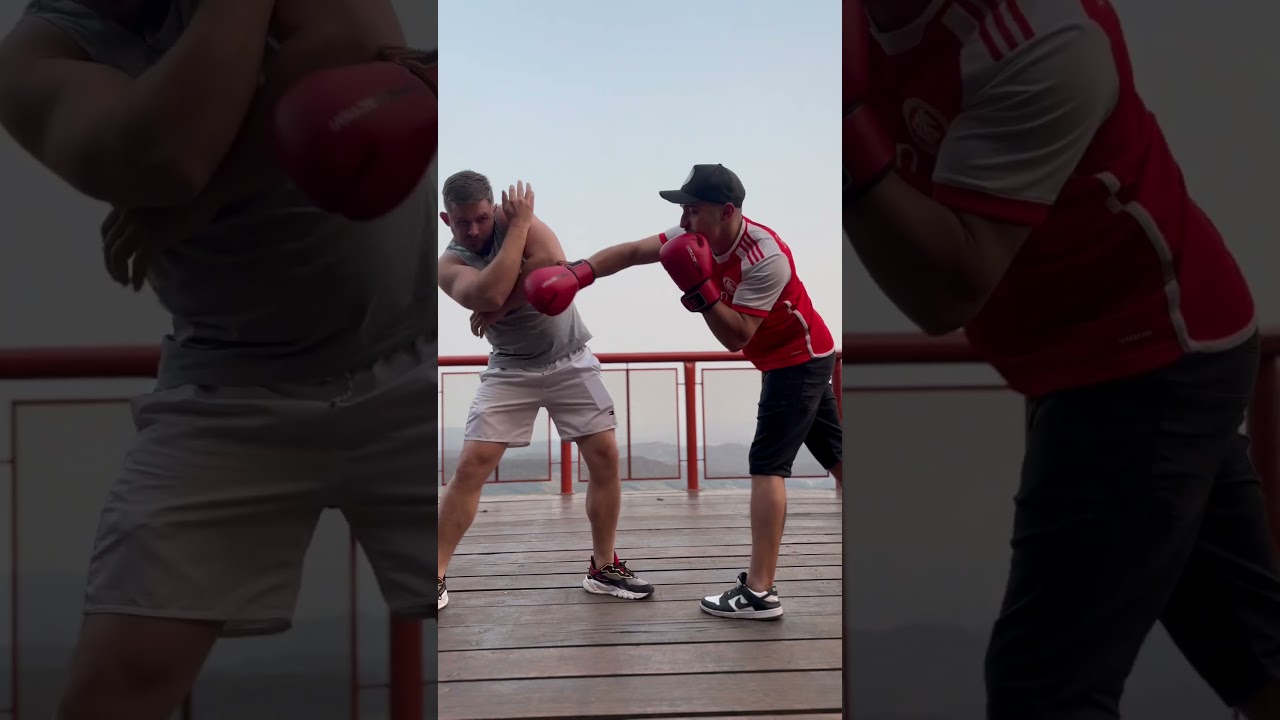 A guarda Philly Shell no boxe é uma técnica defensiva eficaz que combina proteção e contra-ataque