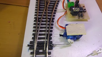 servo controlled Turnout and Gate Crossing demo