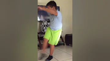 Little kid dancing to kb- tempo