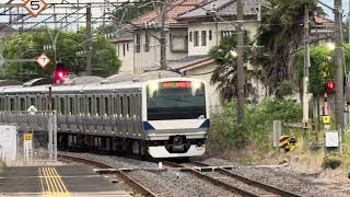 E531系3000番台K553編成が川島駅を入線、発車するシーン