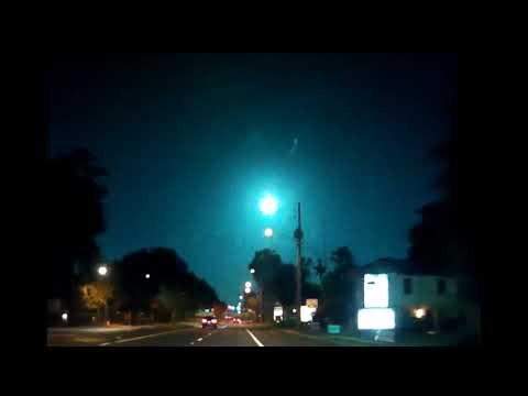 Giant Green Meteor West of Gainesville Florida Caught on Dash Cam