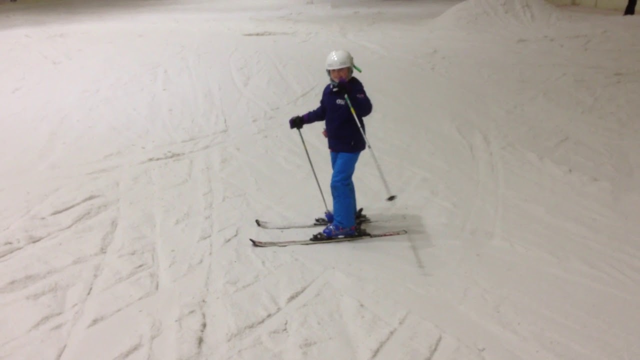 Lucy and Grace at snowfactor