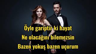 Öyle Gariptir Ki Hayat - Zeynep Alasya (Lyrics)