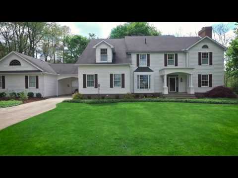 211 Highland Park Drive, Middlebury, IN home video tour