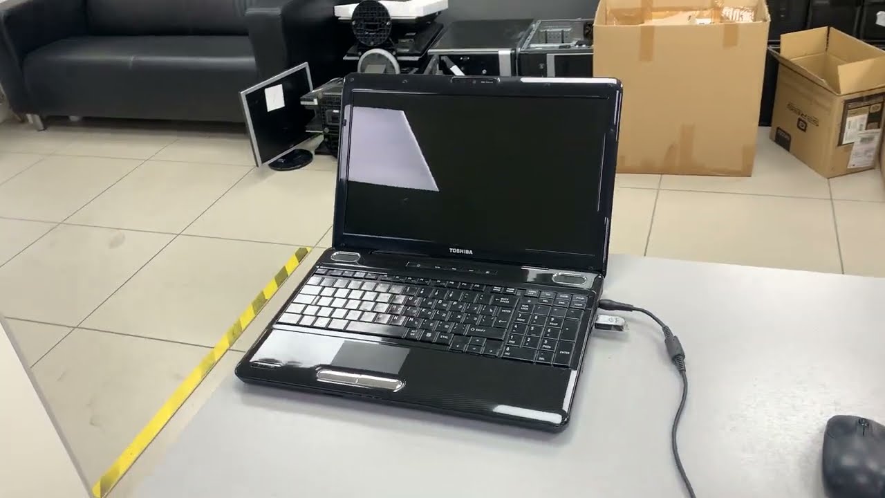 Intel Core i3 - 330M / Память 4Gb / 1Gb Radeon HD 4650 / SSD 128Gb / Wi-Fi / Web Cam / TFT 15.6"