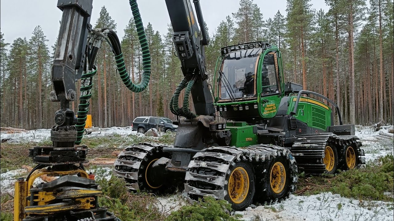Talviset maisemat. kaipaanko PONSSESTA mitään. John Deere 1170G H423