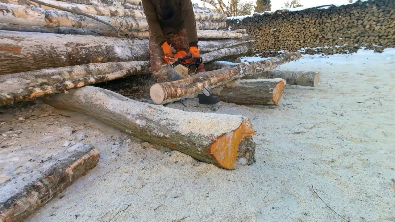Жизнь в деревне.Распилка дров. - YouTube