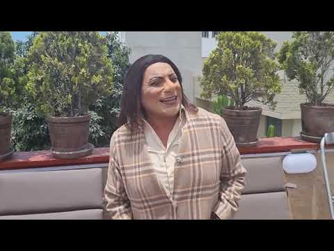 YA VIENE BETSY Y LA VERDAD DE SU SACO.