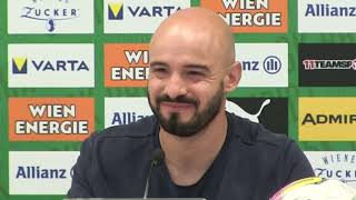 Onur Cinel (Trainer FC Red Bull Salzburg) - die Pressekonferenz nach der Niederlage bei SK Rapid