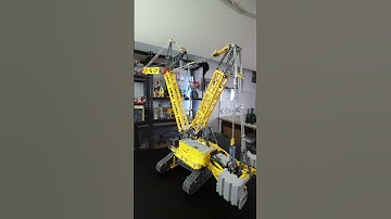 THE BIGGEST LEGO TECHNIC CRANE IN THE WORLD!