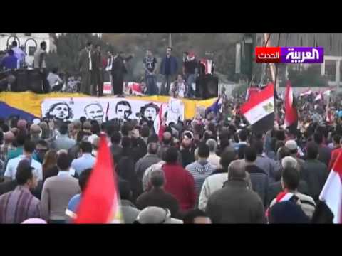 محللون رأوا في القرار محاولة من مرسي لكسب الجيش