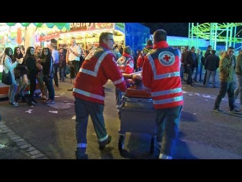 Video: Ein Als Elmo Gekleideter Mann Wurde Verhaftet, Weil Er Einen Minderjährigen Befummelt Hatte