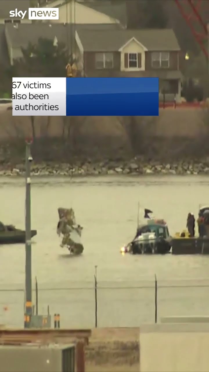 Plane wreckage recovered from Potomac River