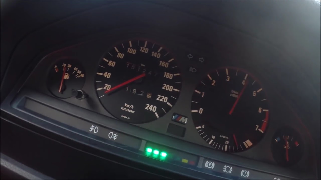 Shift Light BMW E30 - YouTube