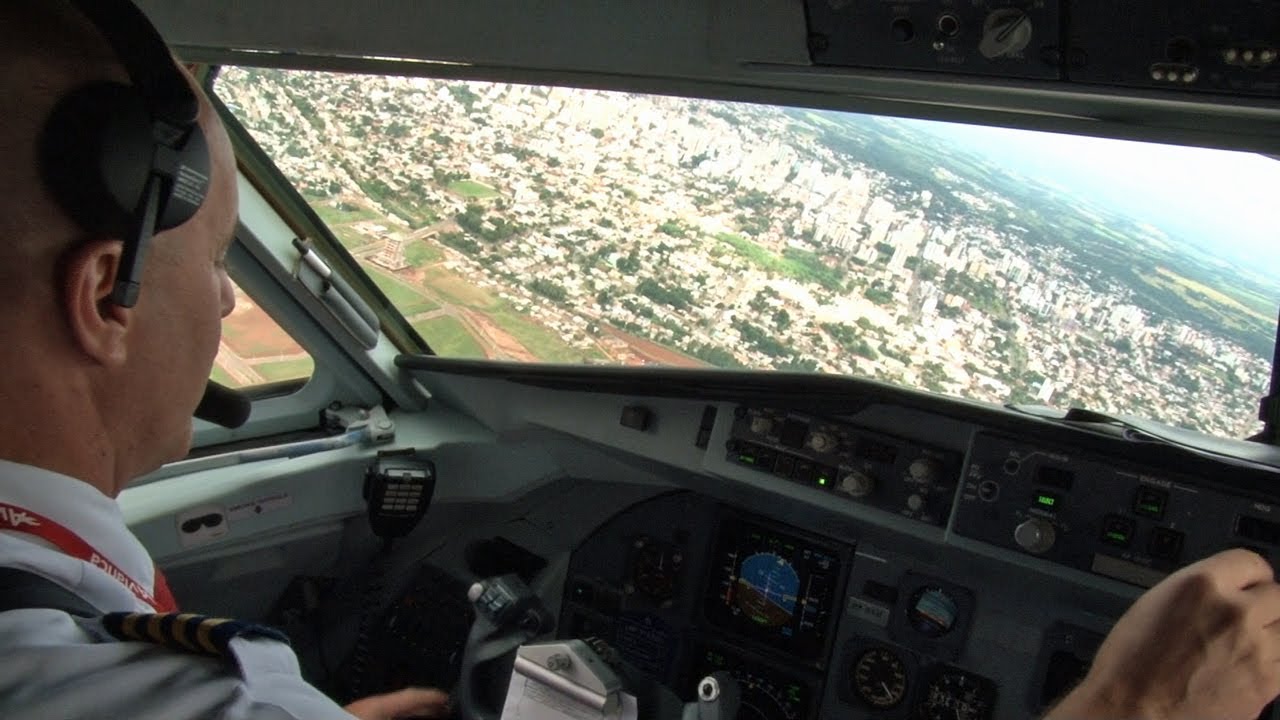 Avianca Fokker 100 Special Ops