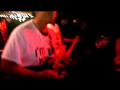 Guarda The Mae Shi - Run To Your Grave su YouTube Guarda The Mae Shi - Run To Your Grave su YouTube
