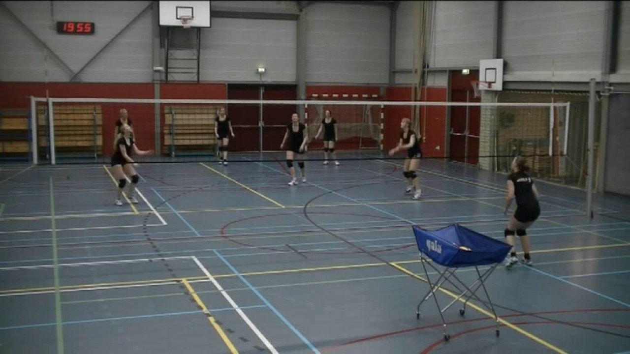 Volleyball Übung: Zu dritt Kondition und Angriffsaufbau - YouTube