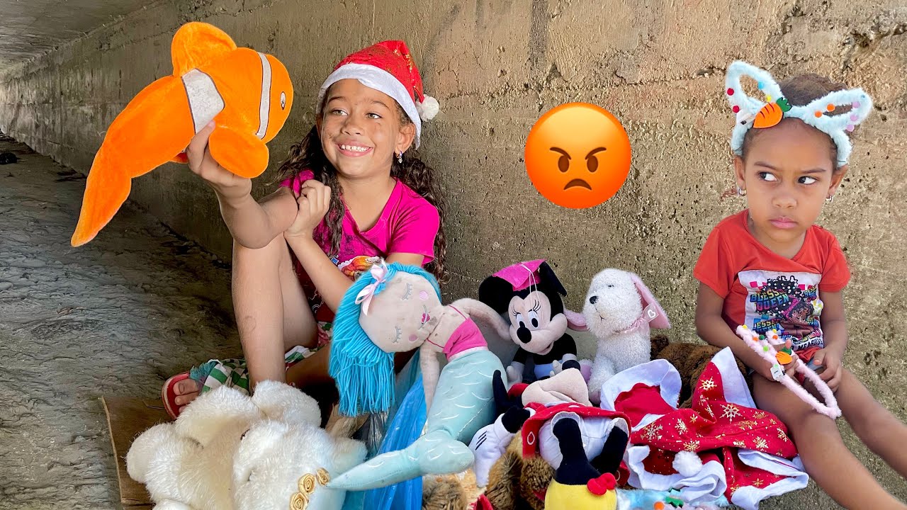 Niña necesita amor de su padre y este solo le regala juguetes 😓🧸🎁 Triste Final