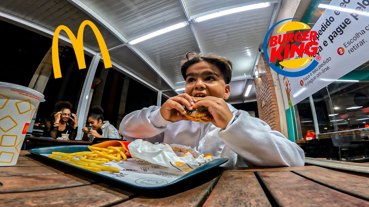 COMPRAMOS LANCHE NO BK E COMEMOS NO MC DONALDS! DEU RUIM... - YouTube