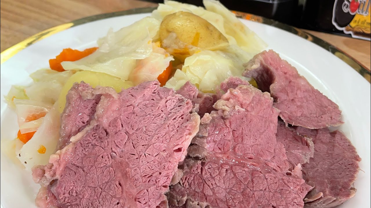 HAPPY ST PATRICK  DAY /OLD SCHOOL CORN BEEF AND CABBAGE 🥬
