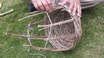 DIY Basket Weaving - How To Weave/Make A Basket Using Tree Branches/Twigs