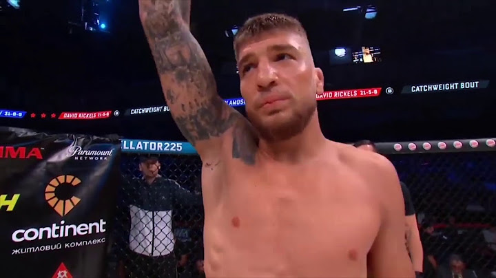 Ярослав Амосов після перемоги Bellator 225 освідчився дівчині в аеропорту Бориспіль