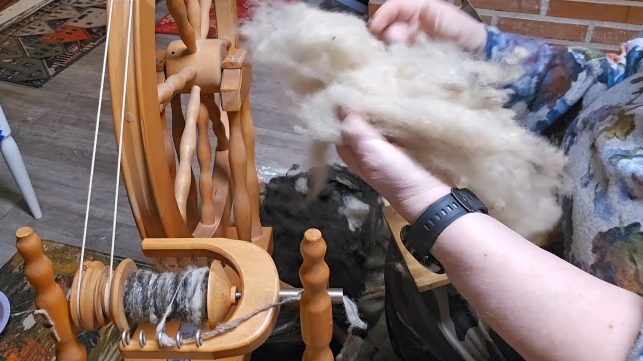 Lumella ja langalla. With snow and thread.