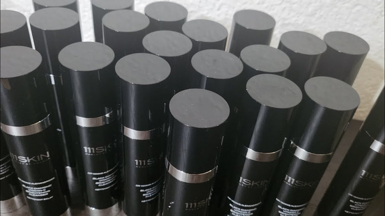 Ezo longola ,tâche, makasi, ezo telisa elongi place eza flou, ba noir ya liboso ya zolo, 