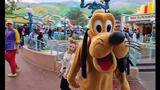 Guy Mistakes Pluto for Goofy