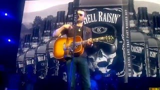 ERIC CHURCH: DRINK IN MY HAND