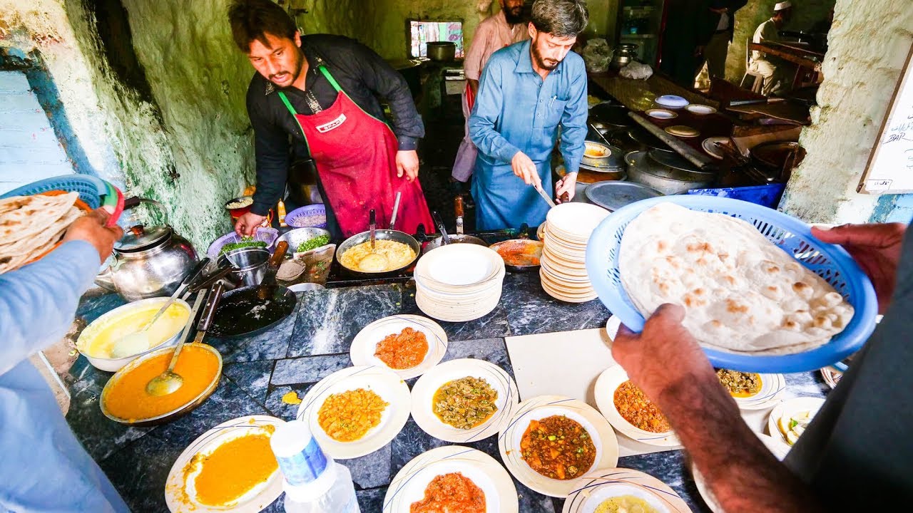Best Street Food at Pakistan University - CRISIS OMELET in Islamabad | Pakistani Food Tour! | Mark Wiens
